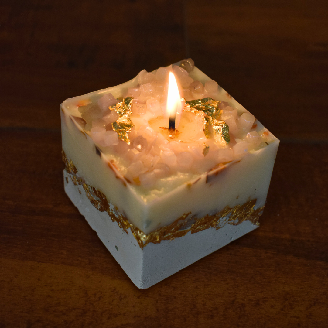 Gold Leaf Luxe Candle – Vanilla Tobacco & Marigold
