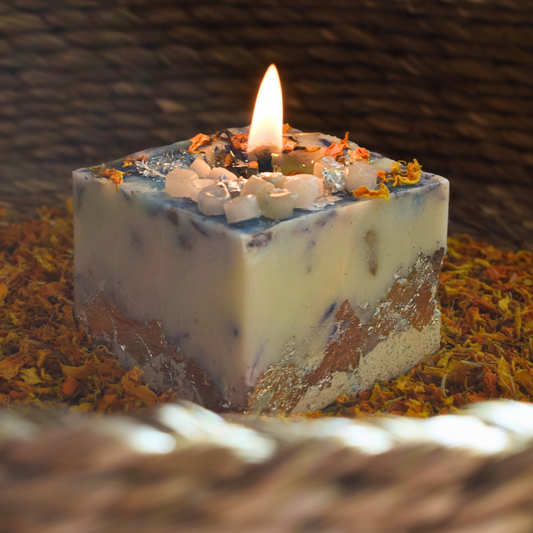 Silver Leaf Luxe Candle – Oud & Smokey Whiskey